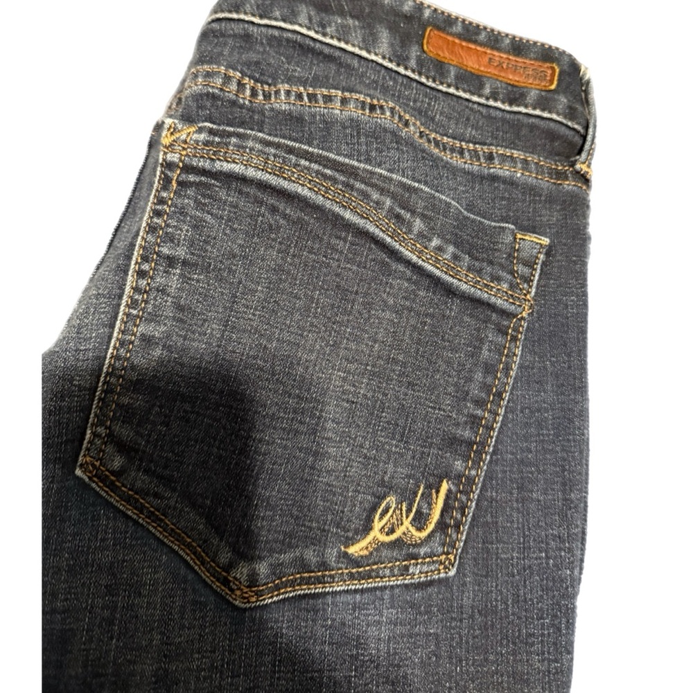 NWOT EXPRESS Dark Wash Denim Jeans with Embroidered Pocket